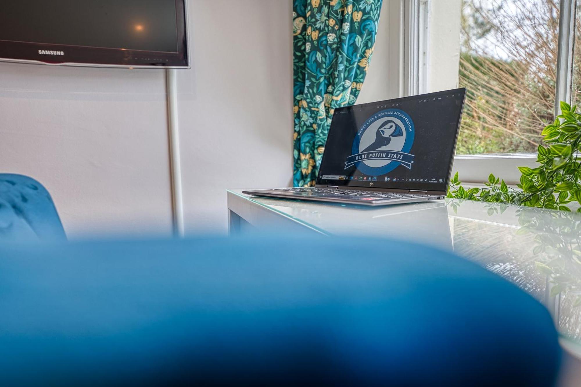2 Bedroom Stylish Spacious Apt, Sleeps 6, Central Cheltenham, With Free Parking - By Blue Puffin Stays Exterior foto
