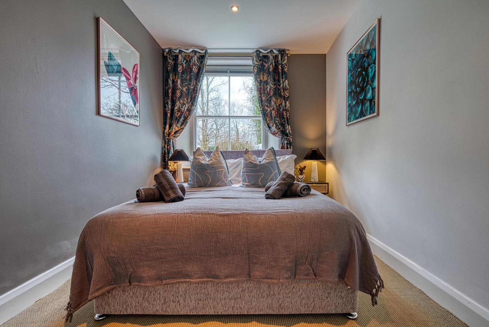 2 Bedroom Stylish Spacious Apt, Sleeps 6, Central Cheltenham, With Free Parking - By Blue Puffin Stays Exterior foto
