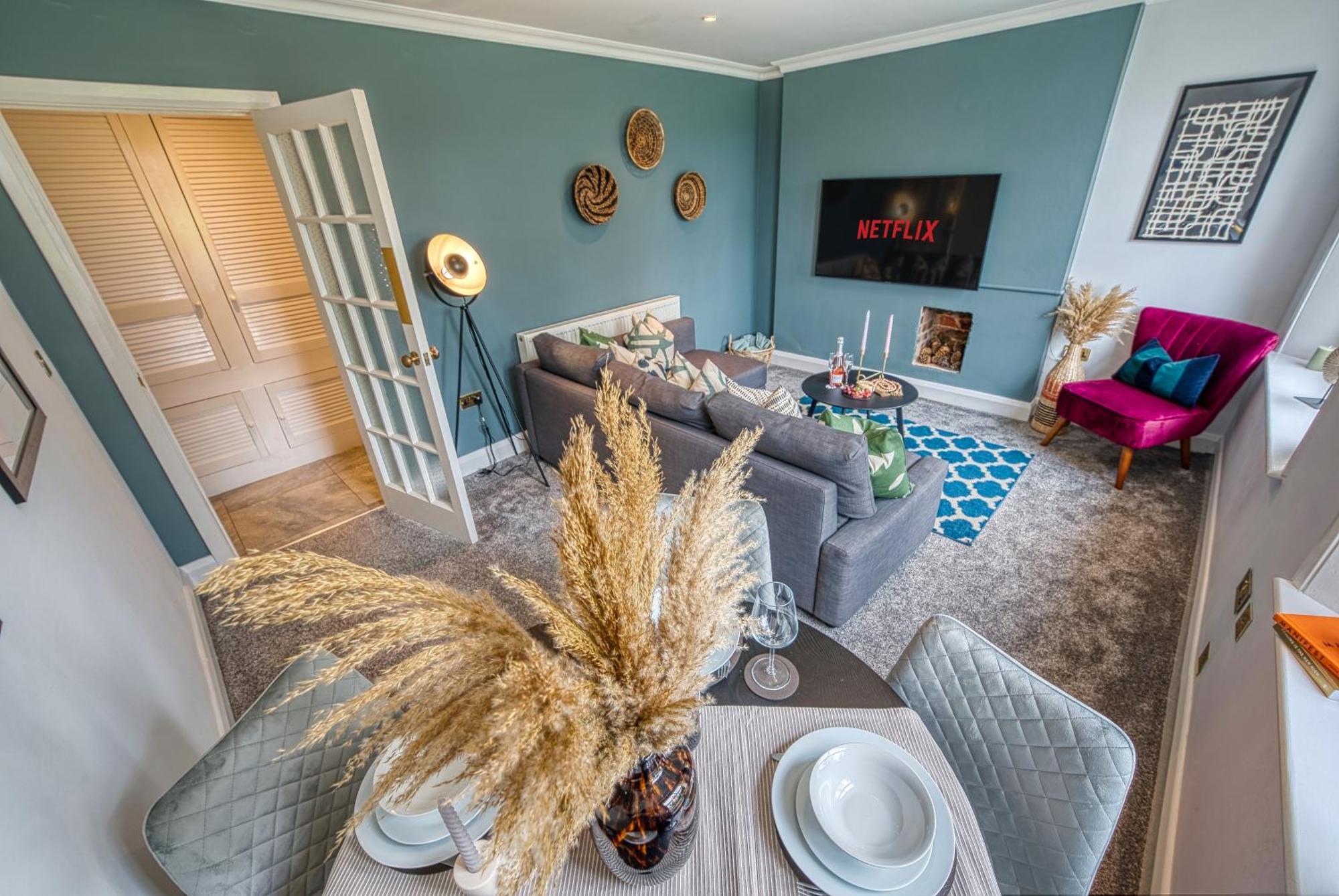 2 Bedroom Stylish Spacious Apt, Sleeps 6, Central Cheltenham, With Free Parking - By Blue Puffin Stays Exterior foto